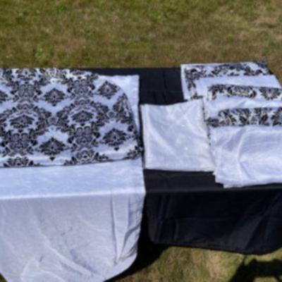 10 Like New Fleur de lis & Crinkle Chair Covers