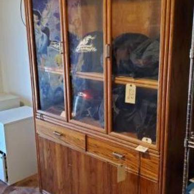 #3540 â€¢ Display case
