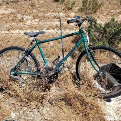 #1318 â€¢ Superia Huffy Mountain Bike
