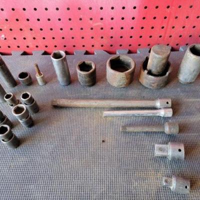 #2551 â€¢ MAC Tools SAE/ Metric Combination Of Swival Sockets, Exte...
