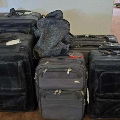 #3420 â€¢ Luggage Bags
