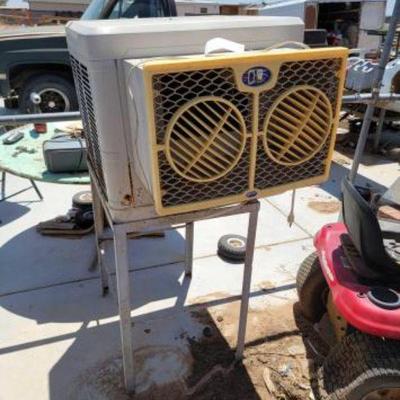 #2634 â€¢ Brisa Swamp Cooler and Stand
