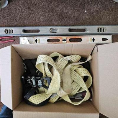 #3036 â€¢ 2 Levels, Cutters, and Misc Straps and Ratchets
