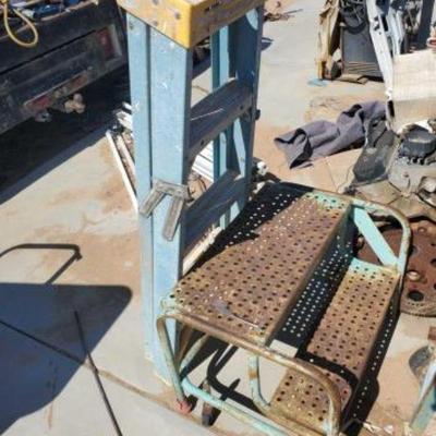 #2666 â€¢ Rolling Step Ladder And Werner Ladder
