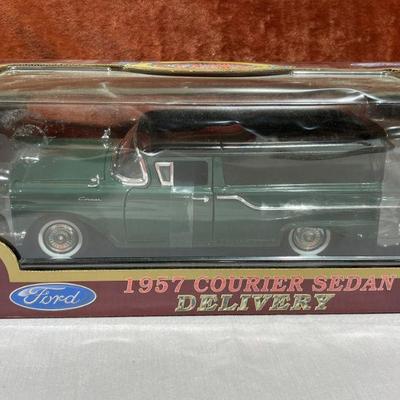 1957 Ford Courier Sedan Delivery 1:18