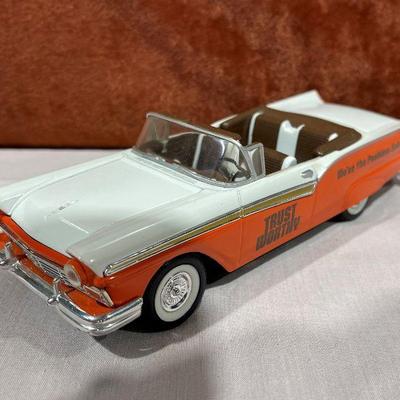 1957 Ford Fairlane Convertible Bank 1:25