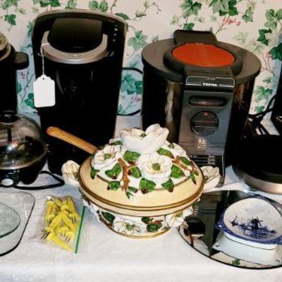 Dogwood decor
Small appliances