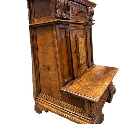 Kneeling Stand