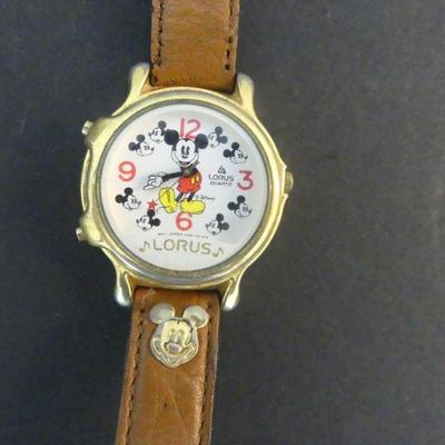 Vintage 1990 Lorus by Seiko Mickey Mouse Water Resistant Musical Watch #V422-0010