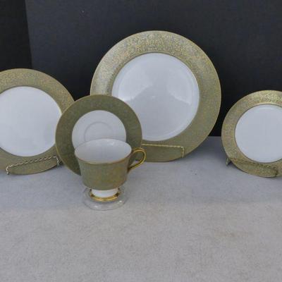 Vintage 1978-1994 Sango China Japan "Versailles 3632" 5-Piece Place Setting