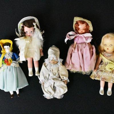 5 Small Dolls