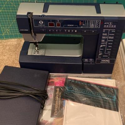 Viking Husqvarma 990. Made in Sweden 