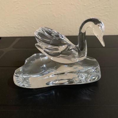 Lenox Clear Glass Swan on ClaerBase