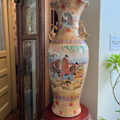 Large Chinese porcelain vase, modern
