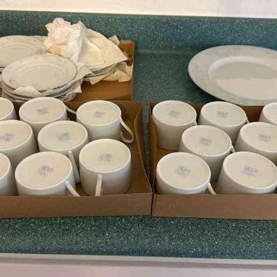 TTK094 - Teacup And Plate Set