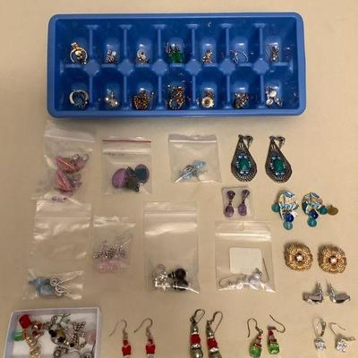 TTK142 Various Costume Jewelry Earrings 