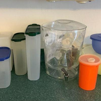 TTK075 Acrylic Beverage Dispenser & Various Tupperware Containers 