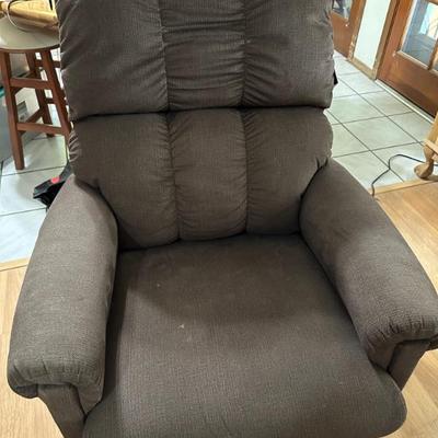 Lazboy chair with tags still on it!  Itâ€™s a power lift chair! We are pre selling this item!