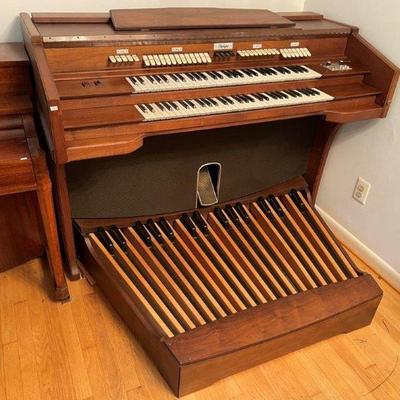 Rodgers M100 Electronic Church Organ