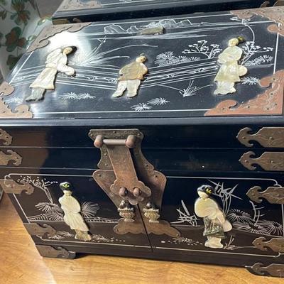 Oriental Black Lacquer Jewelry Box