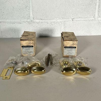 (2PC) BALDWIN BRASS DOORKNOBS | 2 pair of Baldwin brass doorknobs. - l. 2 x w. 2 in 