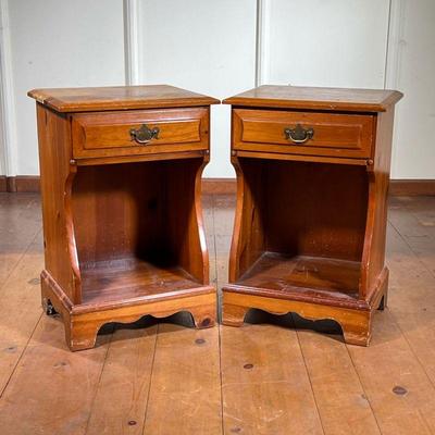 (2pc) Pair Bedside Tables | Chippendale-style knotted pine bedside tables. - l. 18 x w. 14 x h. 27 in 