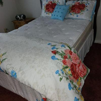 Full size bed