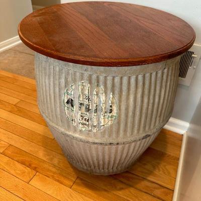 Aluminum Atlas Barrel Table
