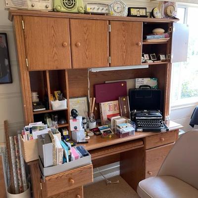 DESK WITH HUTCH $50