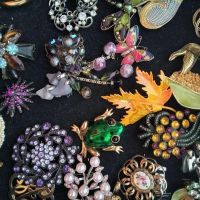 NIce pins/brooches