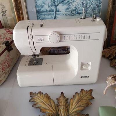 Table top Sewing Machine
