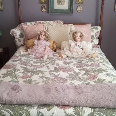 Full size antique bed
