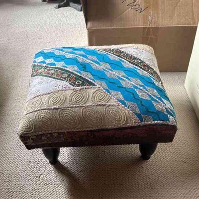 PFG116 - Wooden Stool