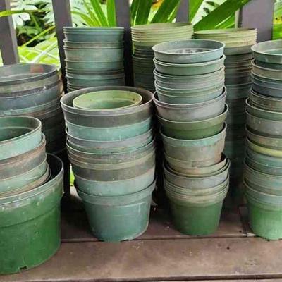 PFG031 - Green Plastic Planter Pots (200+)