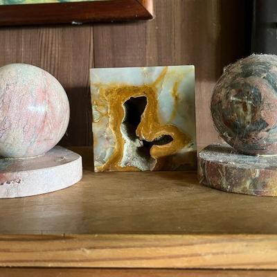 PFG112- Marble Like Bookends & Decorative Agate Cube