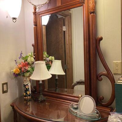 Vanity mirror view