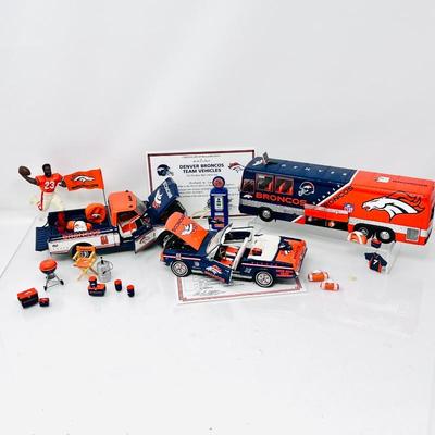  Die-Cast Official Denver Broncos Football Team Vehicles by Danbury Mint- with 2 C.O.A

Team Van, Tailgate Truck, Convertible Car with...