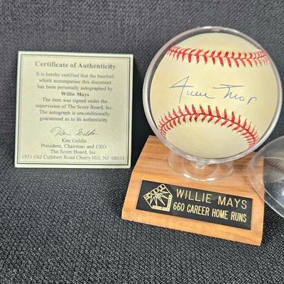 Signed Autographed Baseball by Willie Mays with COA - 660 Career Home Runs, in Display Case