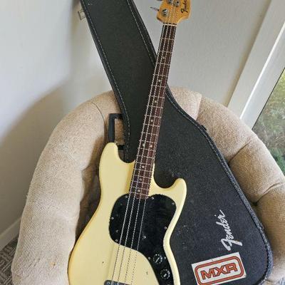 1978 Fender Musicmaster bass