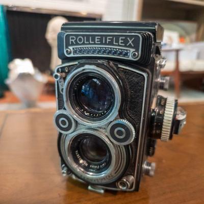 Rolleiflex, should work, zeiss lens, 120 medium format
