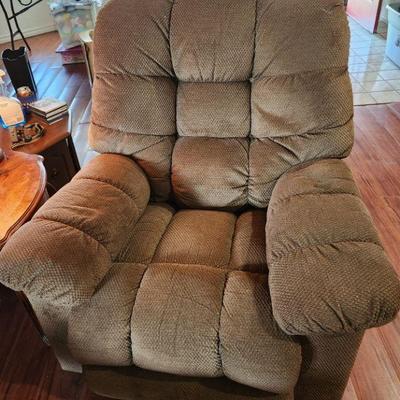 There are two of these nice rocker recliners.