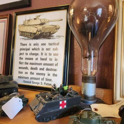 Fighter jet light bulb