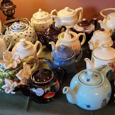 Pretty teapots make great gifts!