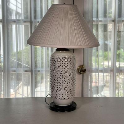 FLORAL WHITE CERAMIC LAMP | White ceramic lamp with floral relief. - h. 24 x dia. 16 in (with shade) 