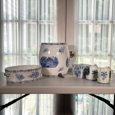 MIXED BLUE & WHITE CERAMICS | Includes; pair of handheld candlestick holders, large serving bowl, toothbrush or flower holder, and large...
