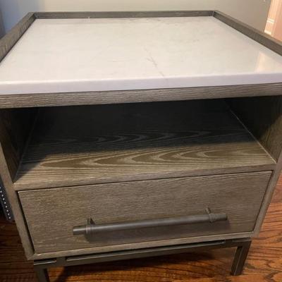 Tommy Hilfiger Ascher, Side Table, nightstand 
Distinguished gray wood side table.
Marble print tabletop adds sophistication to your...