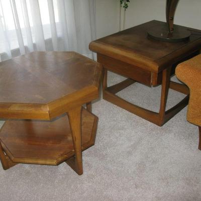 Lane end tables                          
        by it now $ 60.00 each