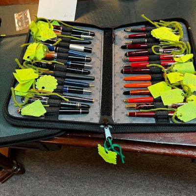 Pens ! Pens! Pens!