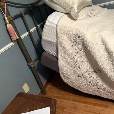 twin XL (or split king We have 2 of them) with adjustable base INNOVA beds