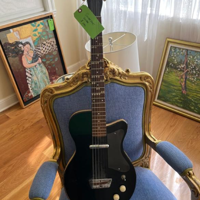 DanElectro Silvertone Guitar $200
